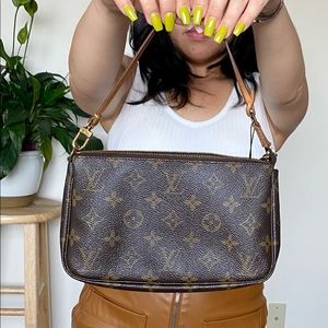 Luois Vuitton Monogram Pochette Accessories